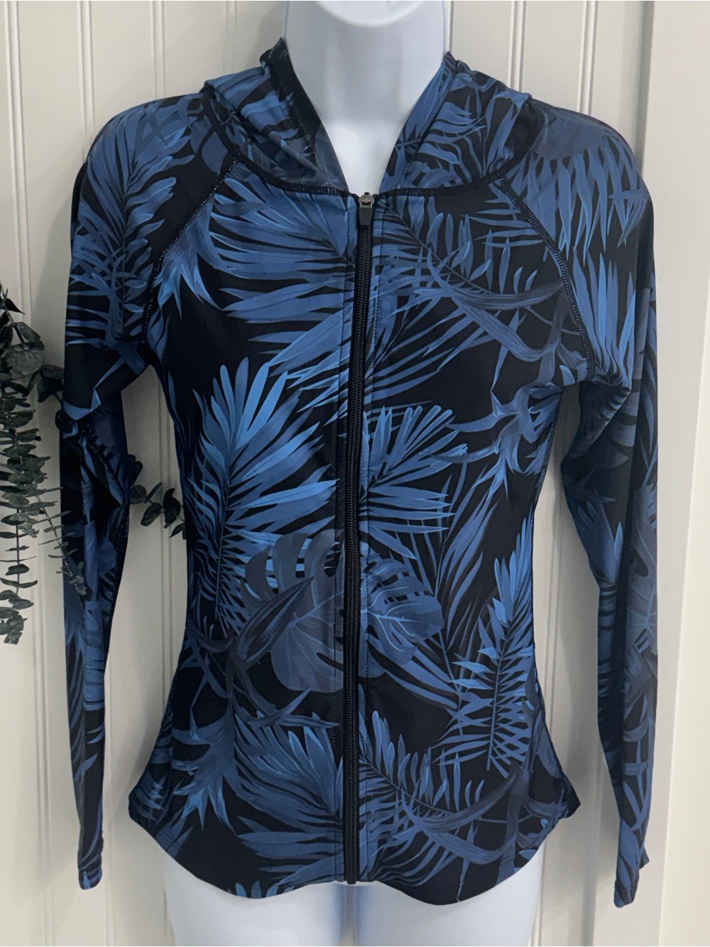 Women’s Blue Leaf-Print Zip Rash Guard Hoodie